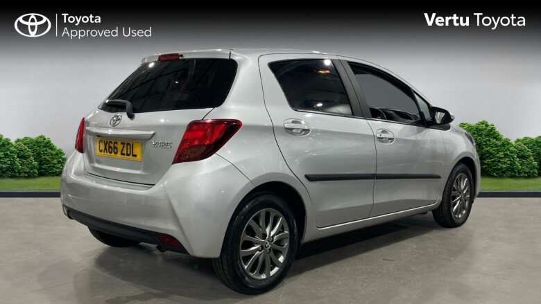 Toyota Yaris 1.33 VVT-i Icon 5dr Petrol Hatchback